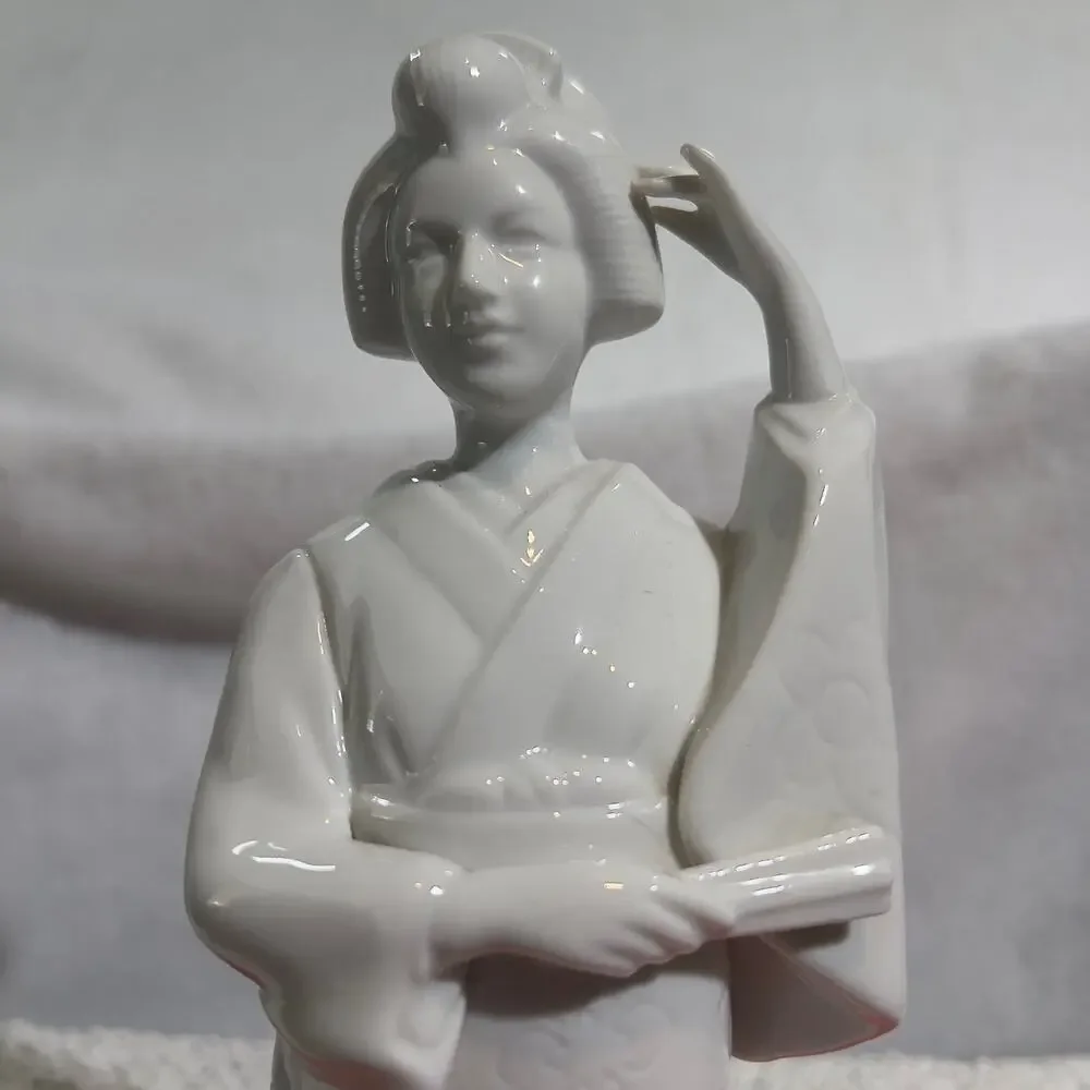 Toyo Japan Japanese Lady Ceramic Geisha Girl Figurine White Vintage Kimono Dance